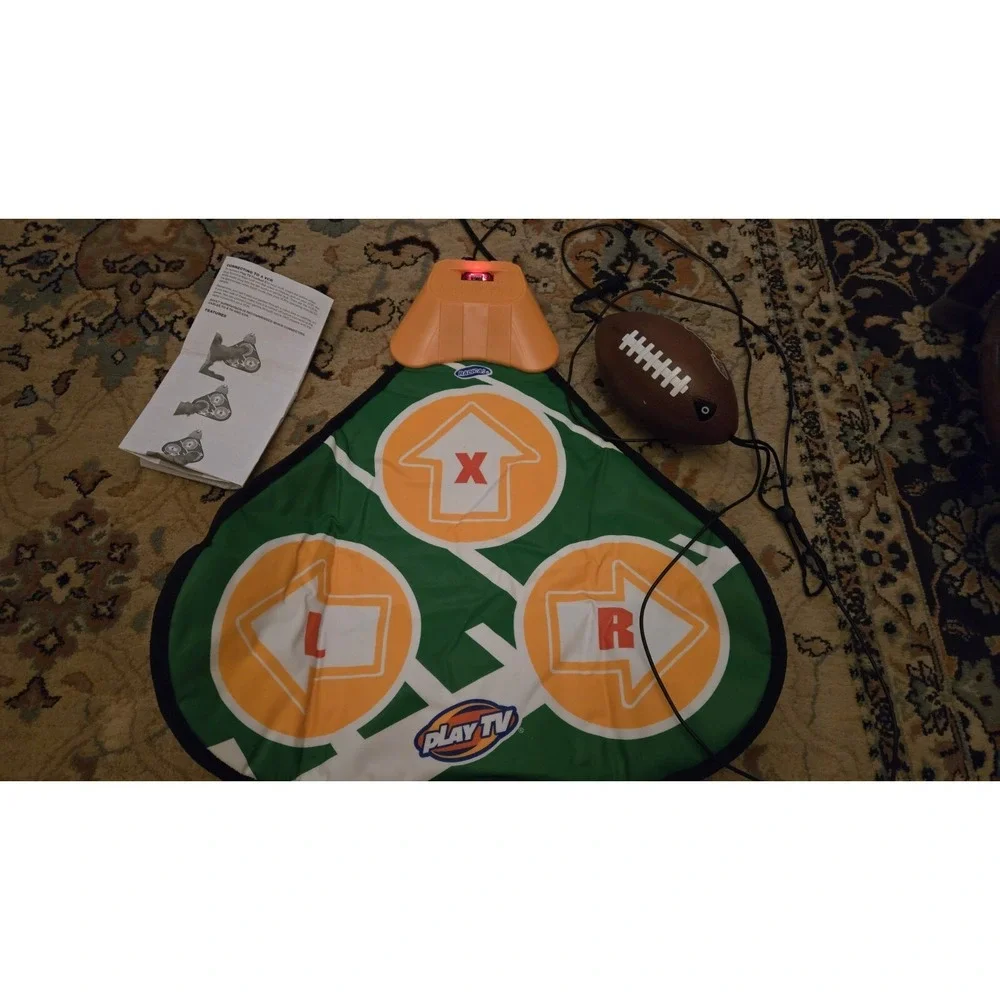 Radica Football‎ 2 Play TV Plug and Play Arcade Video Game 2006 Mattel